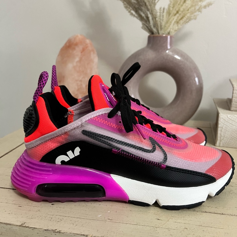 Size 7 Nikes